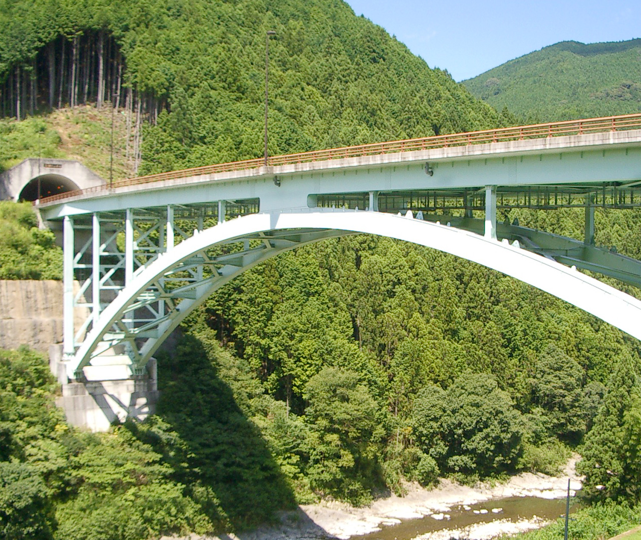 自然・都市への架橋プロジェクトを担う。それが私たちの仕事です。和歌山県「蘭島橋」